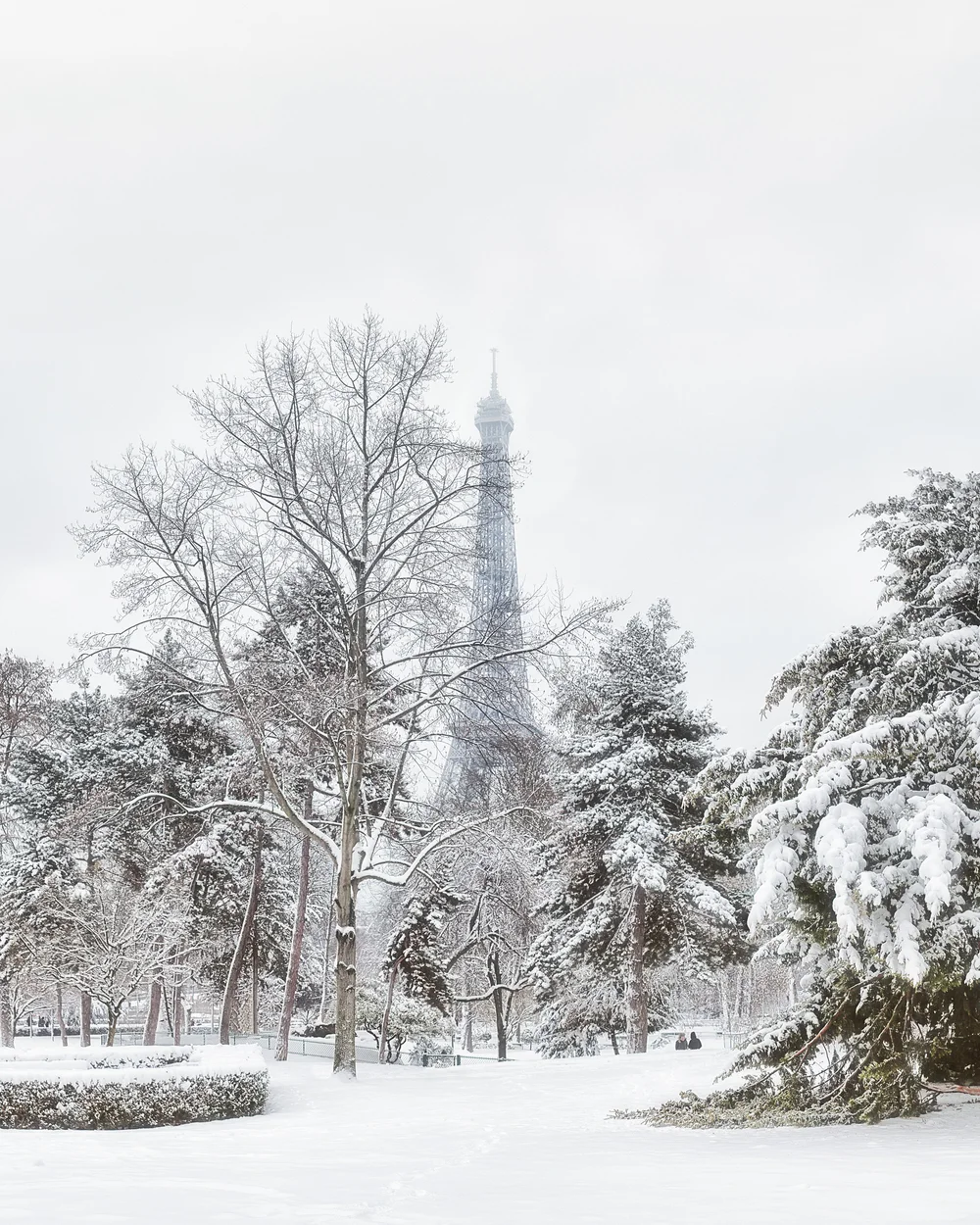 Tour Eiffel Blanche
